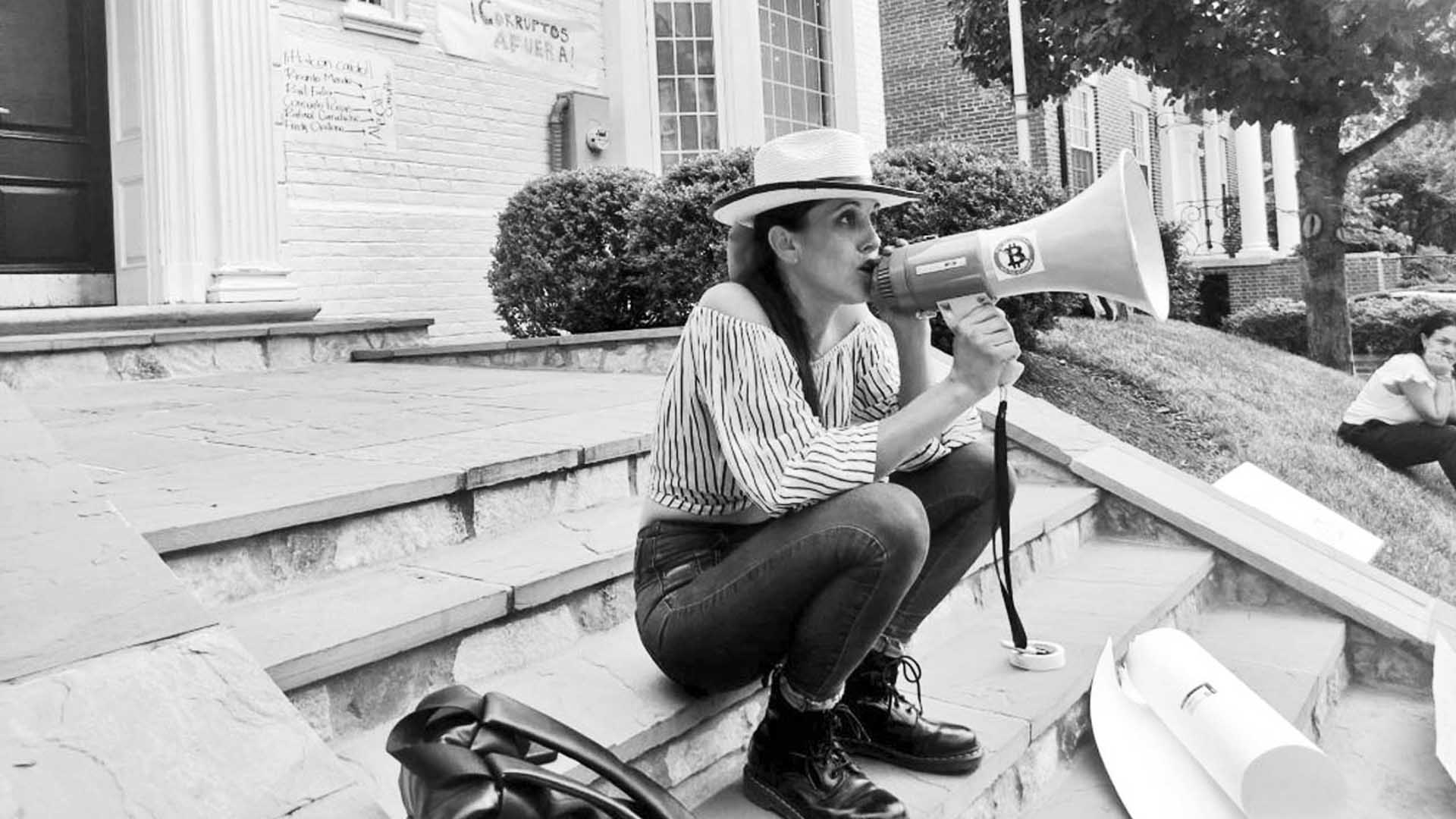 ALERTA Carolina del Norte: Bertha Michelle Mendoza promotora de noticias falsas