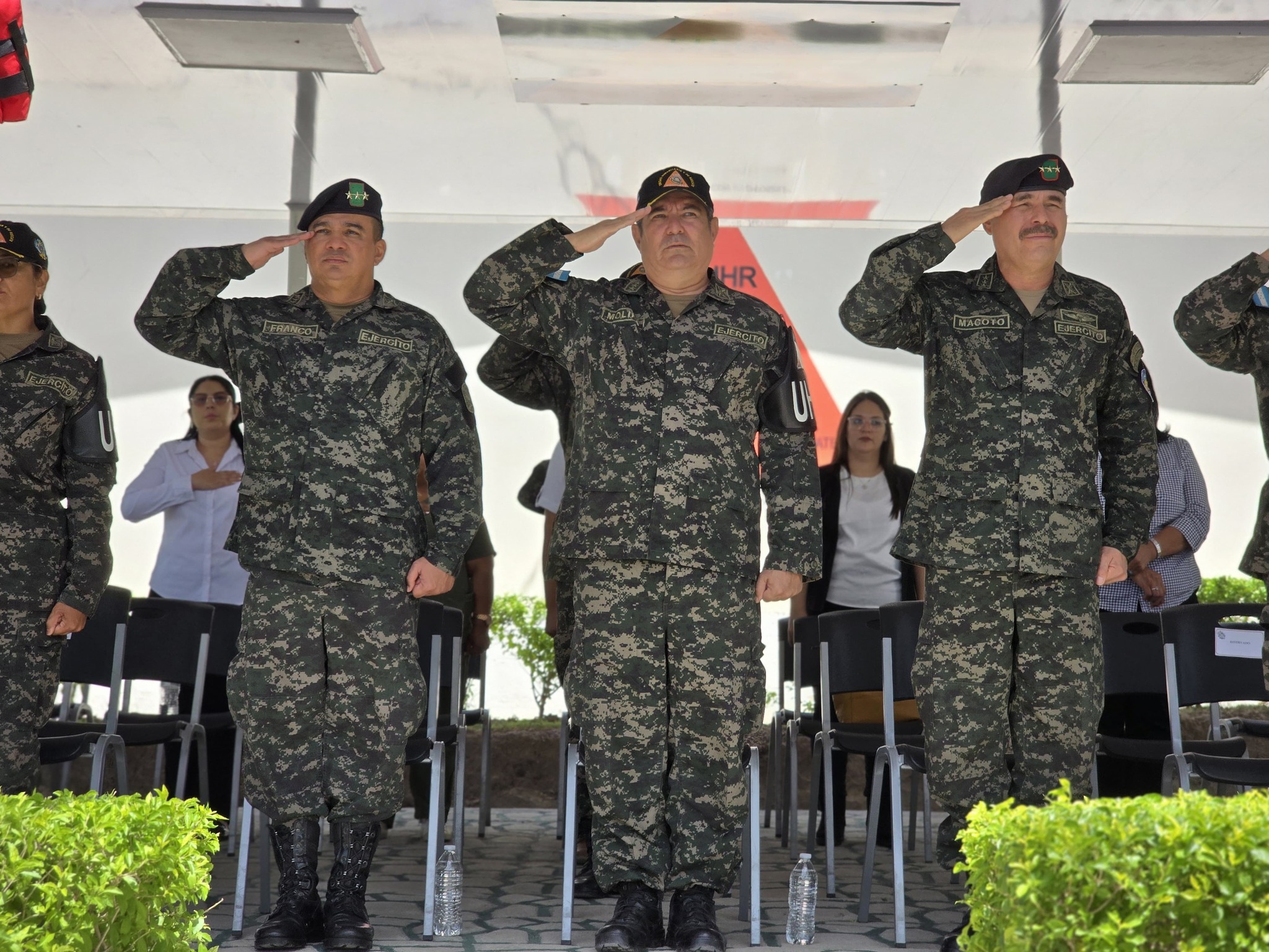Observadores analizan a las Fuerzas Armadas en elecciones hondureñas