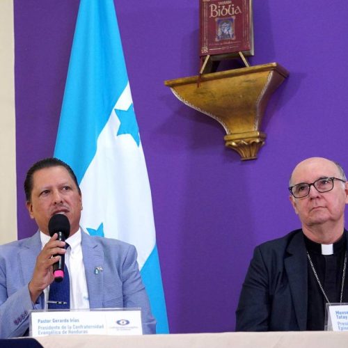 Movilización por la paz en Honduras rechaza banderas partidarias
