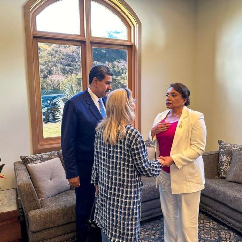 Xiomara Castro apoya a Nicolás Maduro ante presiones internacionales