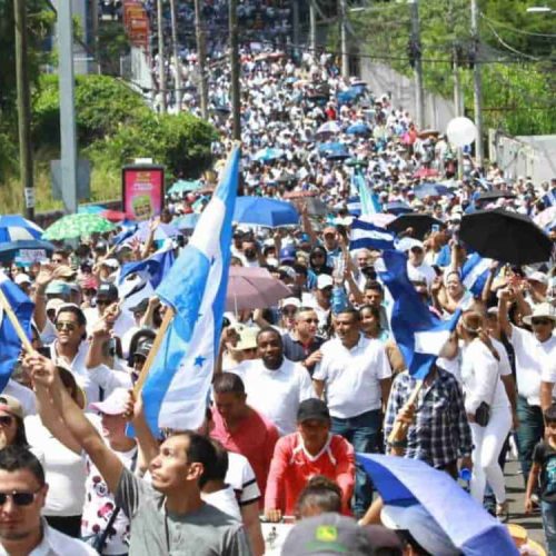 Caminata de Iglesias en Honduras intensifica el debate político y evidencia tensiones con el oficialismo