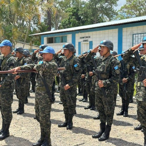 Elecciones Turbulentas en Honduras: Prensa Bajo Ataque y Boicot Militar