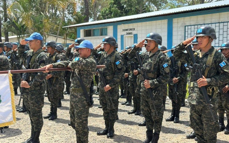 Elecciones Turbulentas en Honduras: Prensa Bajo Ataque y Boicot Militar Elecciones Turbulentas en Honduras: Prensa Bajo Ataque y Boicot Militar